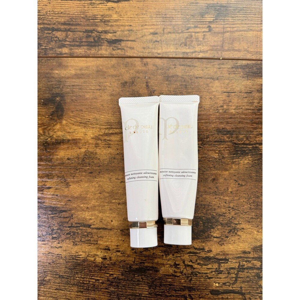 Cle De Peau Softening Cleansing Foam